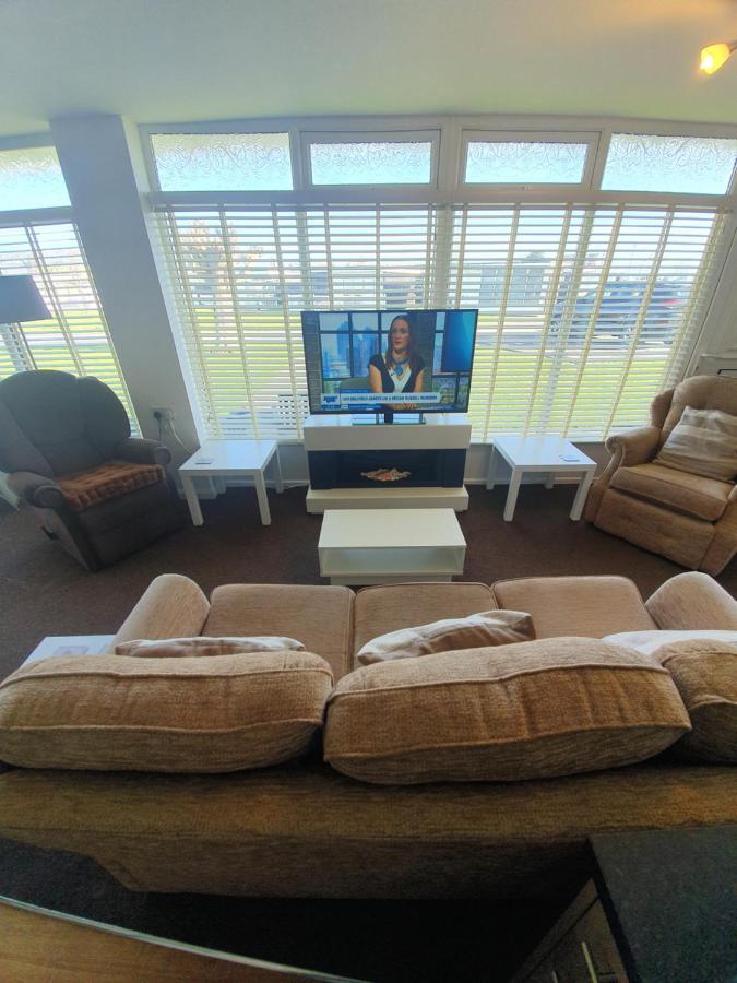 Grand Chalet 64 Disabled Friendly Skegness Bagian luar foto